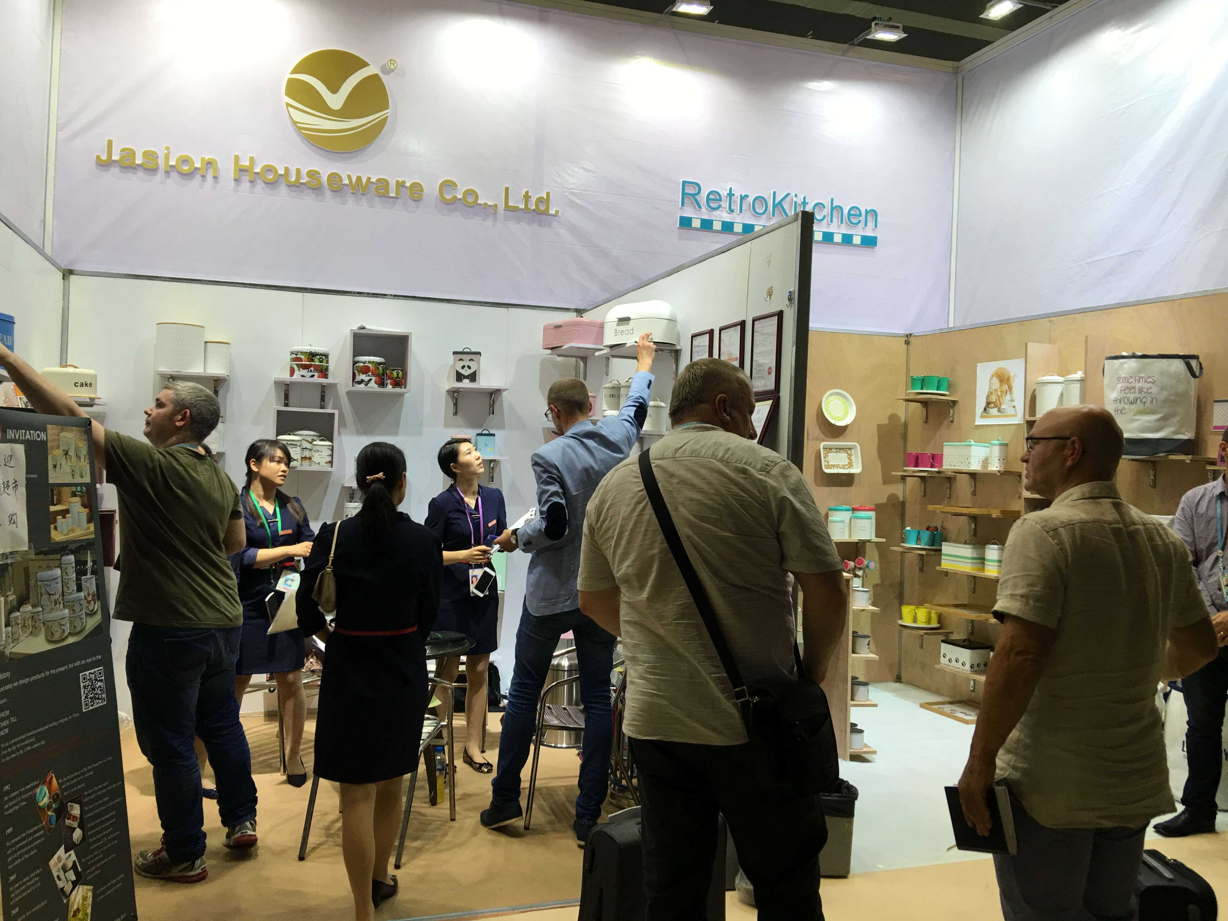 Jasion houseware team in fair