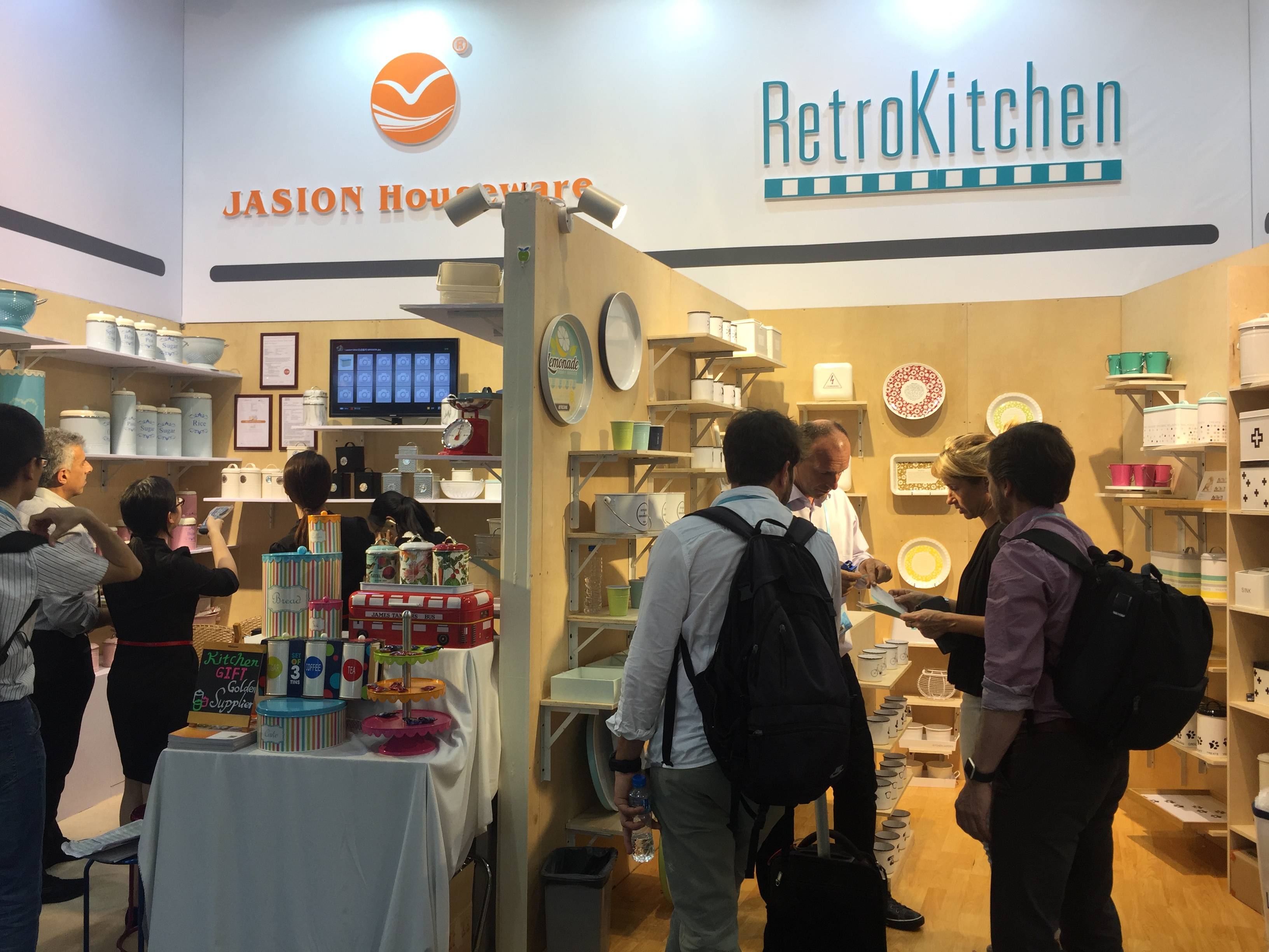 Jasion houseware team in fair