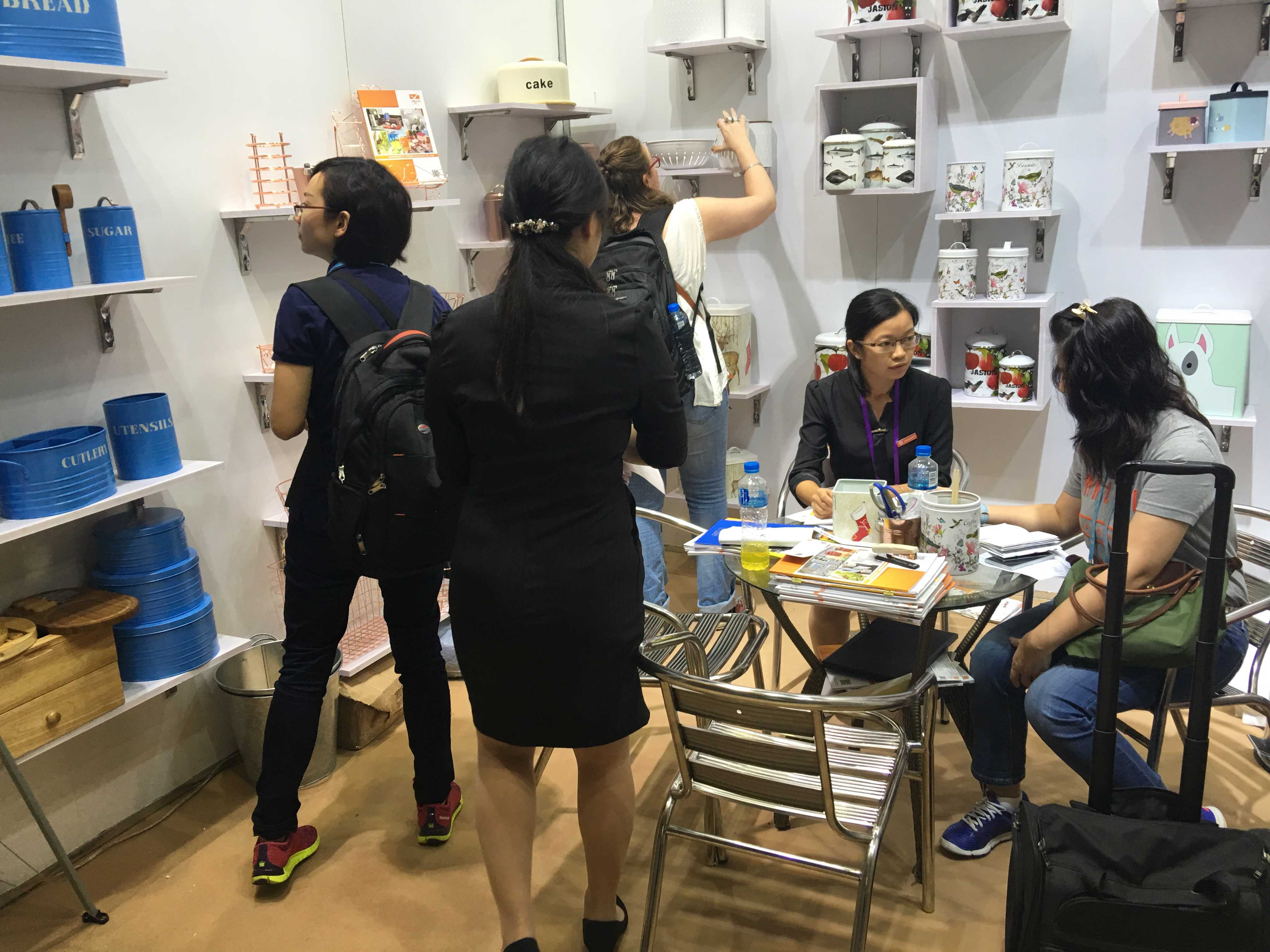 Jasion houseware team in fair